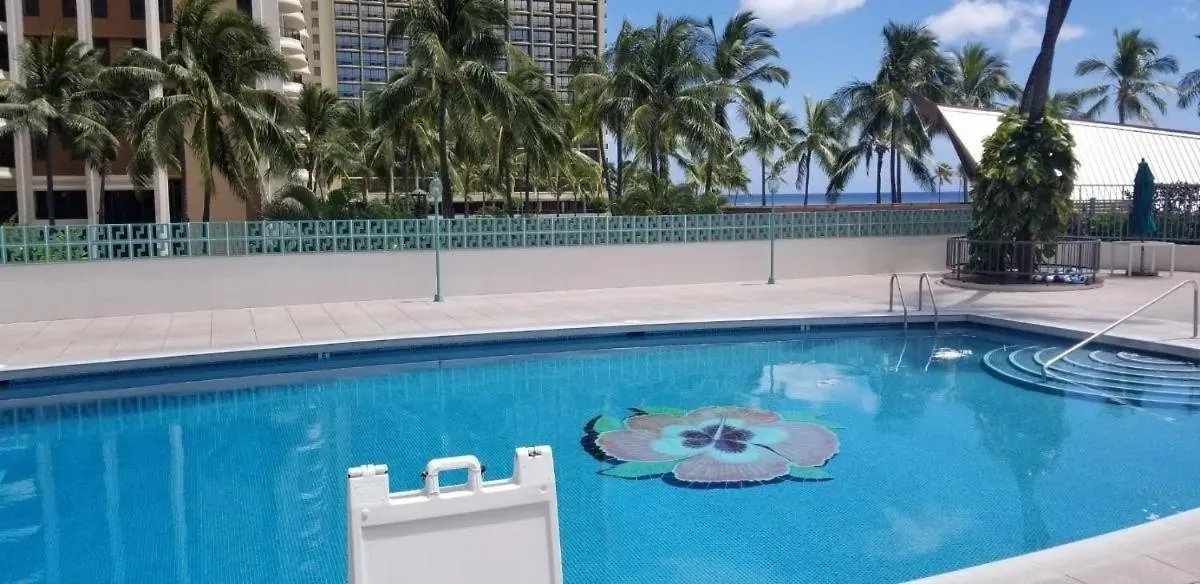 Ilikai Tower 1 Bedroom City View Condos With Private Lanai & Free Wifi! Honolulu