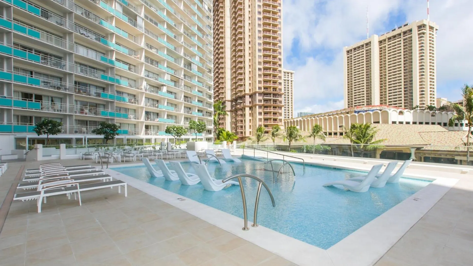 Ilikai Tower 1 Bedroom City View Condos With Private Lanai & Free Wifi! Honolulu