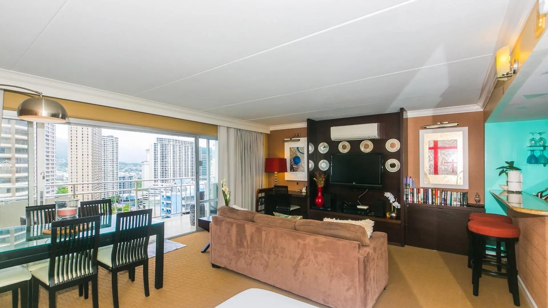 Ilikai Tower 1 Bedroom City View Condos With Private Lanai & Free Wifi! Honolulu Apartmán
