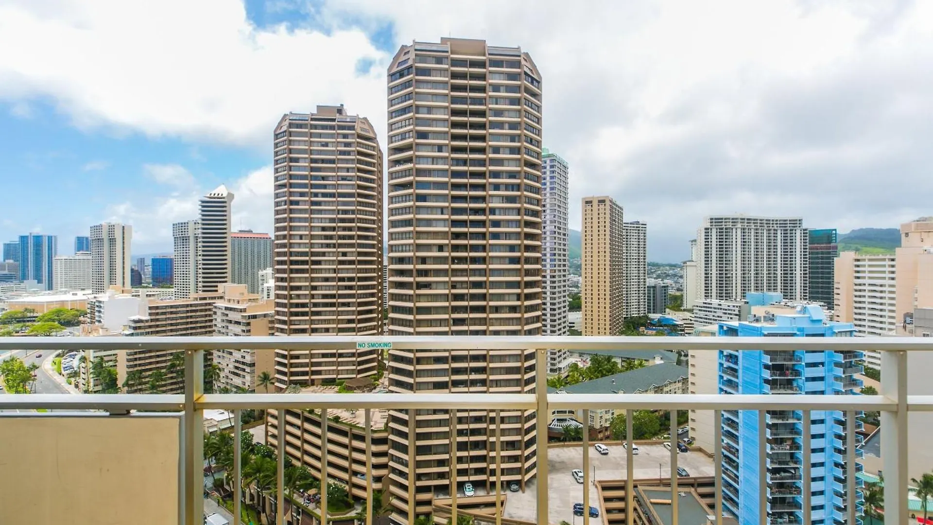 Ilikai Tower 1 Bedroom City View Condos With Private Lanai & Free Wifi! Honolulu Apartmán