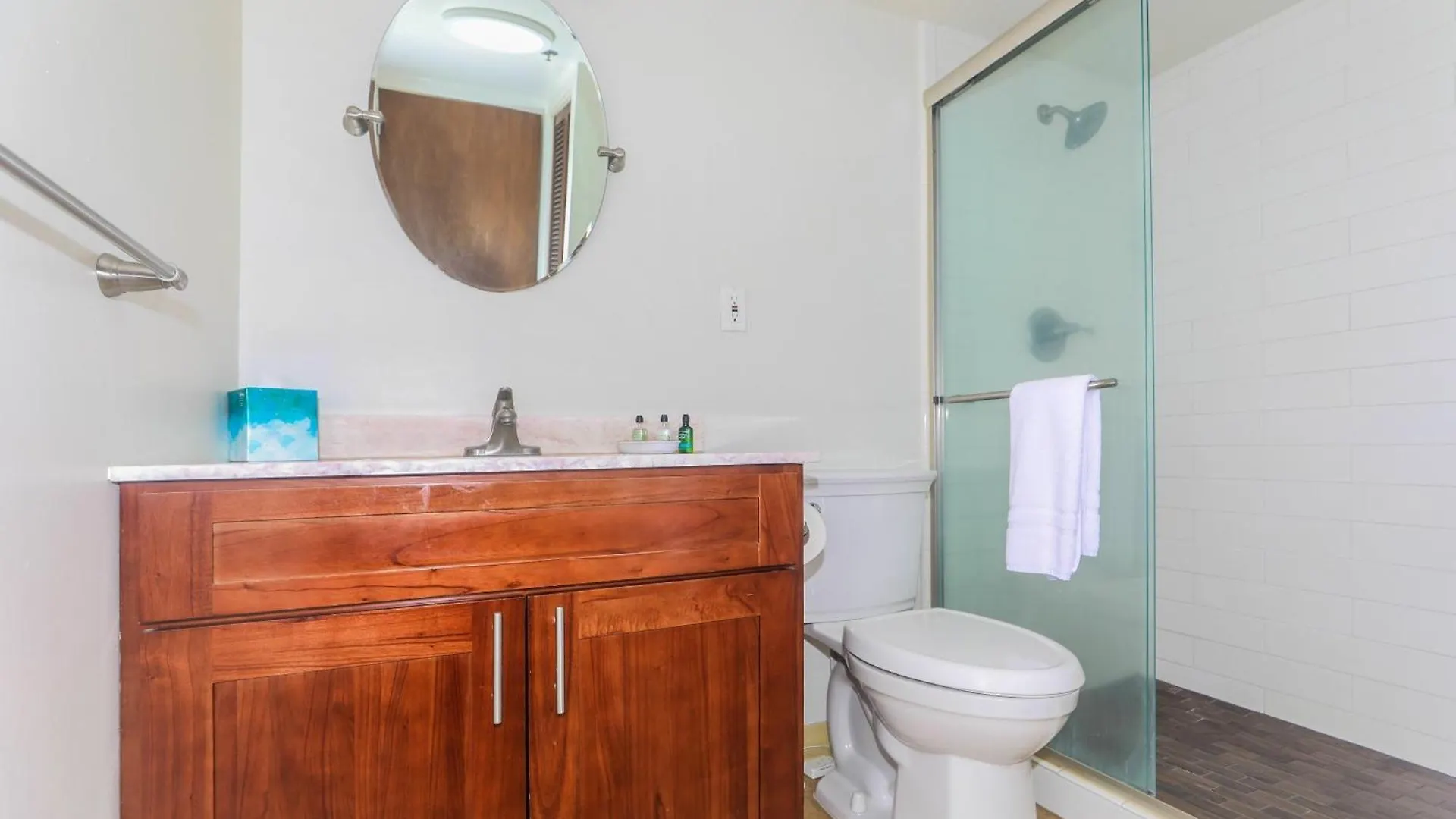 Ilikai Tower 1 Bedroom City View Condos With Private Lanai & Free Wifi! Honolulu 0*,  USA
