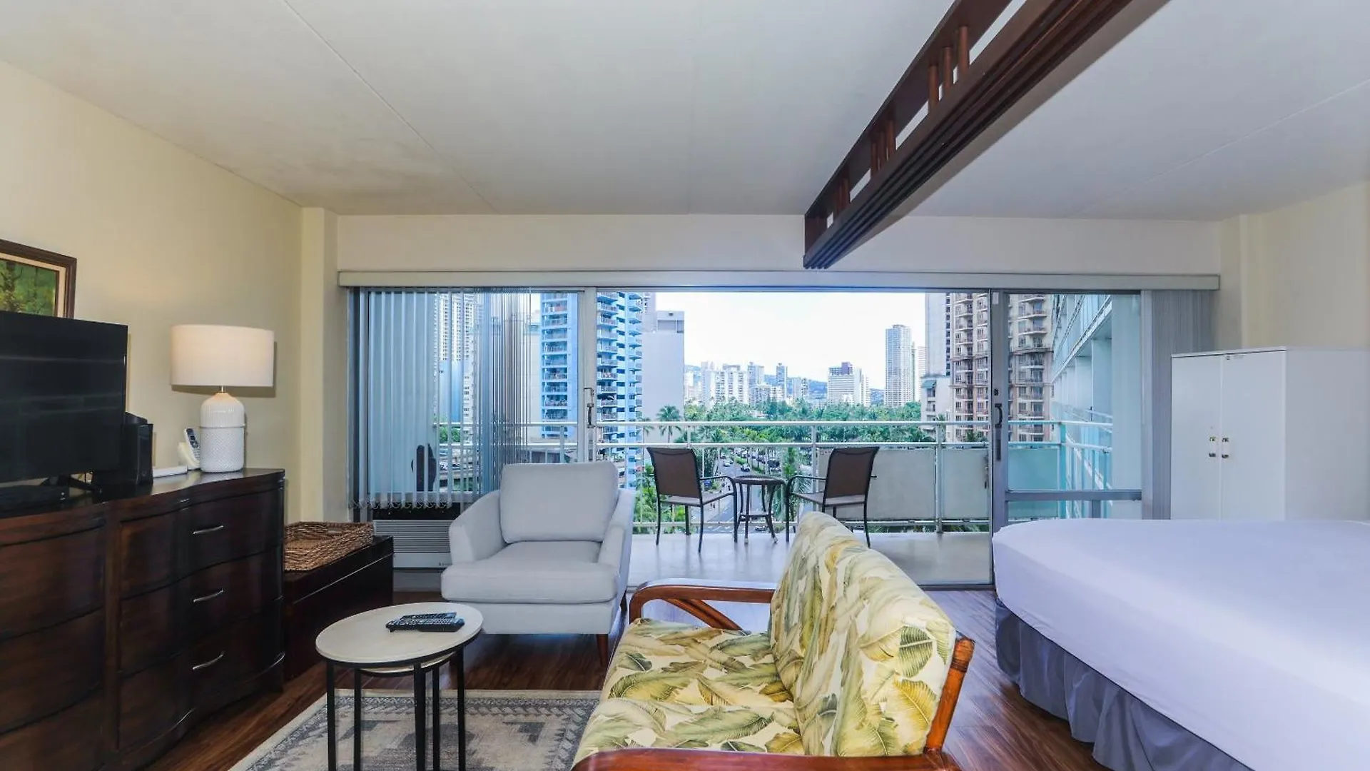 Ilikai Tower 1 Bedroom City View Condos With Private Lanai & Free Wifi! Honolulu Apartmán