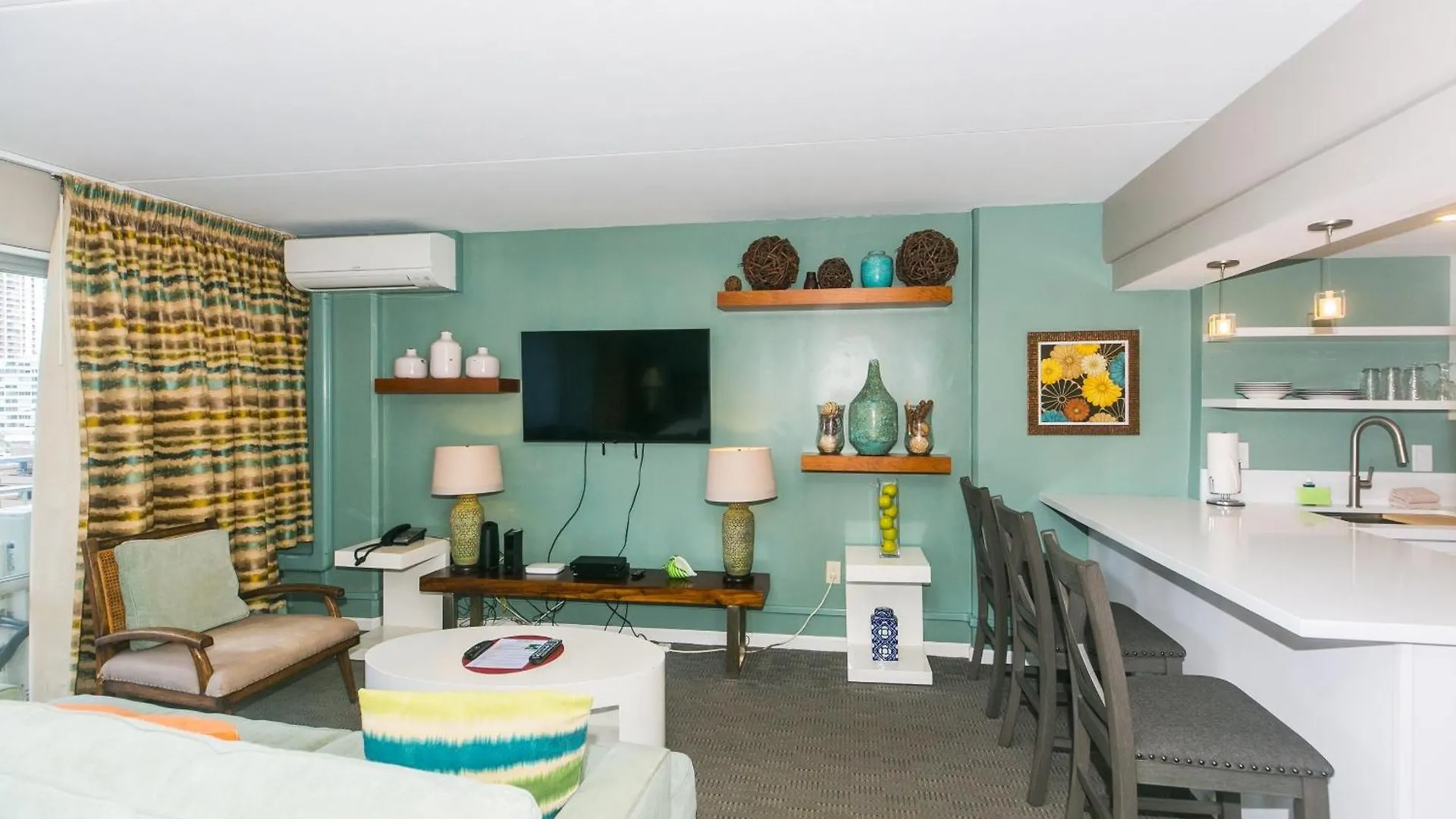 Ilikai Tower 1 Bedroom City View Condos With Private Lanai & Free Wifi! Honolulu Stati Uniti