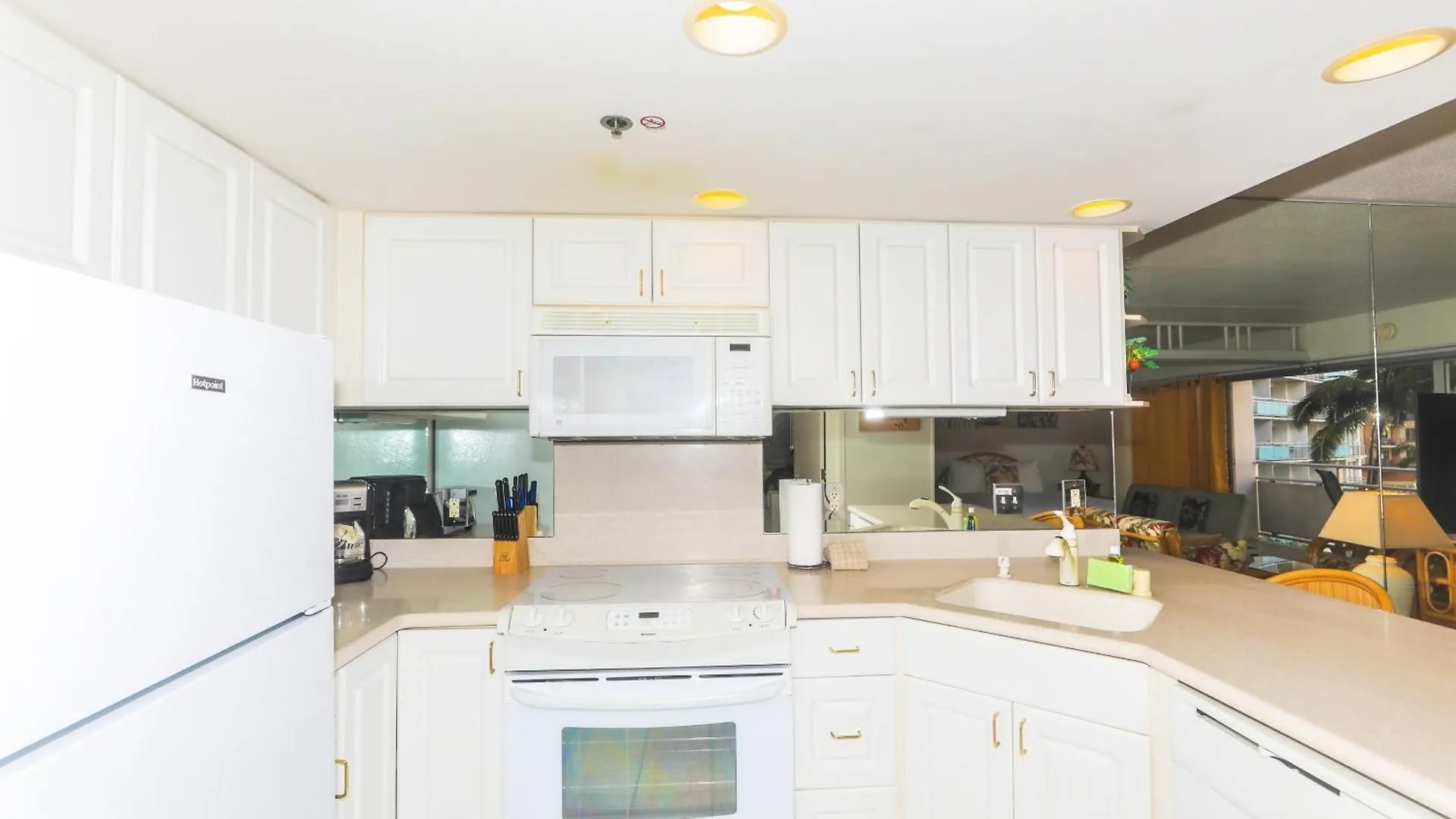 Ilikai Tower 1 Bedroom City View Condos With Private Lanai & Free Wifi! Honolulu 0*,  Stati Uniti